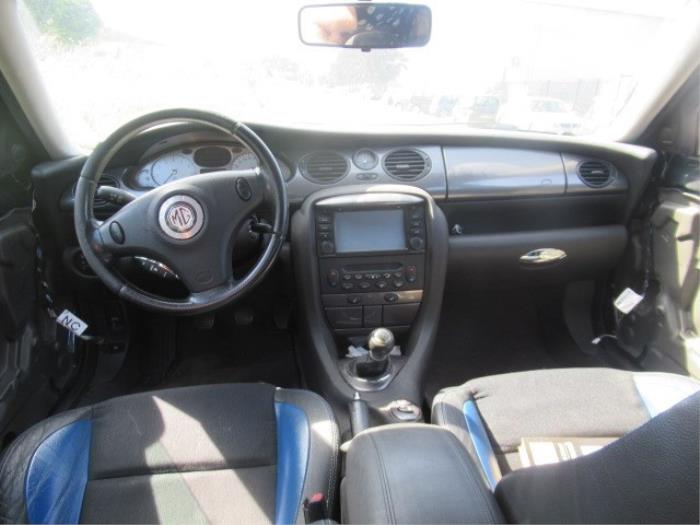 Używane Panel MG ZT 2.5 V6 190 Cena € 125,00 Procedura marży oferowane przez Boekholt autodemontage B.V