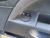 Interruptor de ventanilla eléctrica de un Ford Fiesta 5 (JD/JH), 2001 / 2009 1.4 16V, Hatchback, Gasolina, 1.388cc, 59kW (80pk), FWD, FXJA; EURO4, 2001-11 / 2008-10, JD3 2006