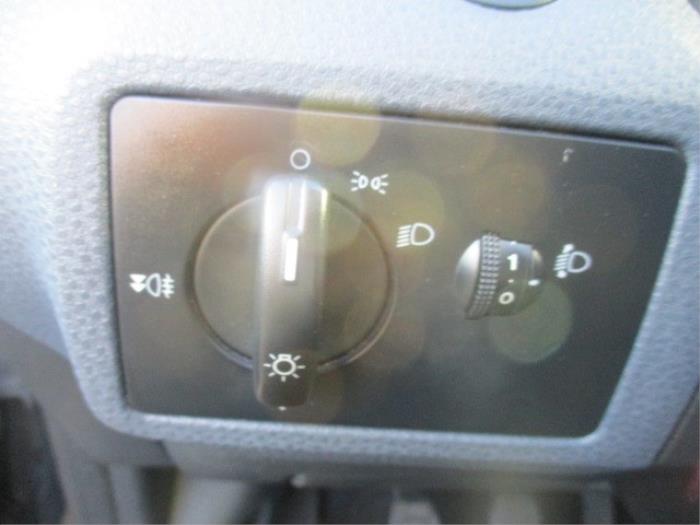 Commutateur lumière d'un Ford Fiesta 5 (JD/JH) 1.4 16V 2006