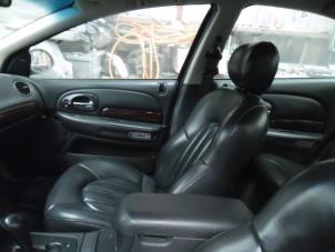 Usados Lengüeta cinturón de seguridad derecha delante Chrysler 300 M 3.5 V6 24V Precio € 30,00 Norma de margen ofrecido por Boekholt autodemontage B.V