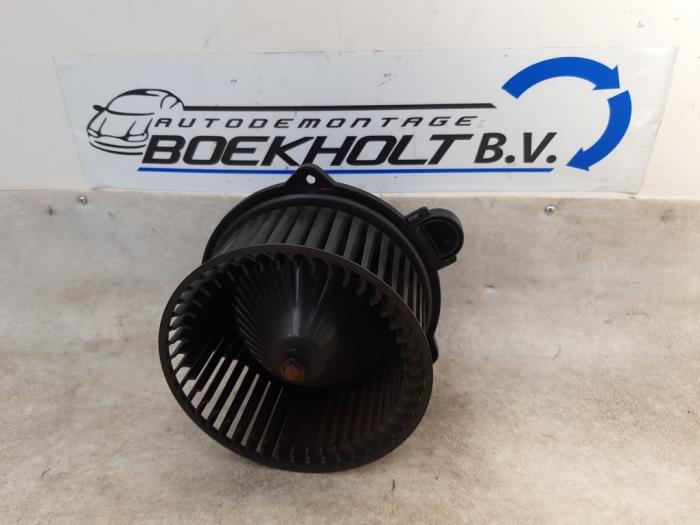 Heating and ventilation fan motor from a Kia Picanto (BA) 1.0 12V 2006