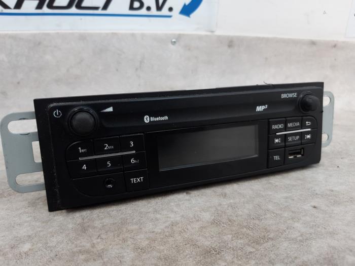 Radio from a Vauxhall Vivaro B 1.6 CDTI 90 2015
