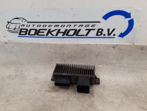 Usagé Relais préchauffage Opel Vivaro B 1.6 CDTI 90 Prix € 25,00 Règlement à la marge proposé par Boekholt autodemontage B.V