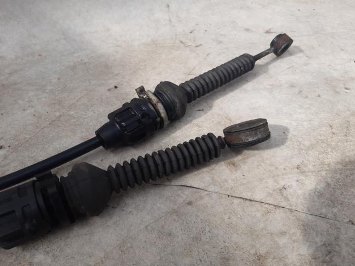 Gearbox shift cable from a Vauxhall Vivaro B 1.6 CDTI 90 2015