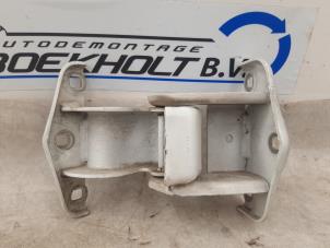 Used Rear door hinge, left Opel Vivaro B 1.6 CDTI 90 Price € 20,00 Margin scheme offered by Boekholt autodemontage B.V