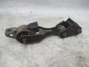 Used Gearbox mount Ssang Yong Rexton 2.9 TD RJ 290 Price € 40,00 Margin scheme offered by Boekholt autodemontage B.V