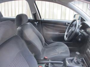 Gebrauchte Sitz links Volkswagen Passat (3B2) 1.6 Preis € 75,00 Margenregelung angeboten von Boekholt autodemontage B.V