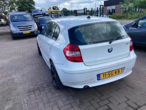 Gebrauchte Stoßstange hinten BMW 1 serie (E87/87N) 118i 16V Preis € 115,00 Margenregelung angeboten von Boekholt autodemontage B.V