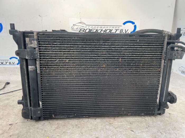 Used Radiator Volkswagen Golf V (1K1) 1.6 Price € 50,00 Margin scheme offered by Boekholt autodemontage B.V