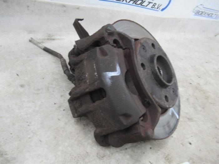 Front brake calliper, left from a Peugeot 206 SW (2E/K) 1.4 2003