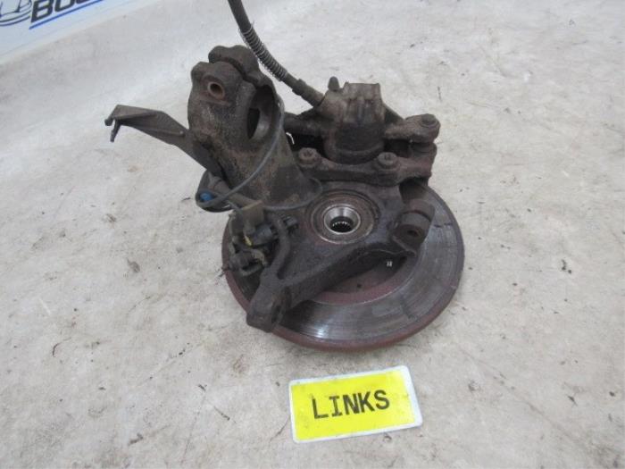 Front brake calliper, left from a Peugeot 206 SW (2E/K) 1.4 2003