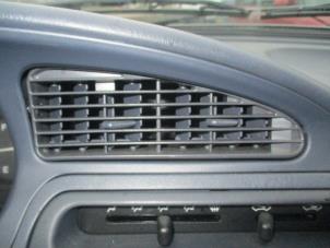 Usados Rejilla de aire de salpicadero Daihatsu Cuore (L251/271/276) 850,Domino Precio € 35,00 Norma de margen ofrecido por Boekholt autodemontage B.V