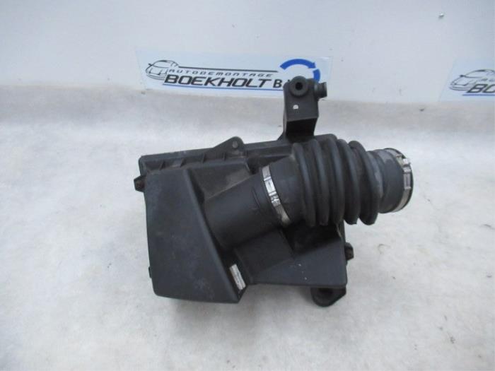 Gebrauchte Luftfiltergehäuse Volvo V50 (MW) 1.8 16V Preis € 35,00 Margenregelung angeboten von Boekholt autodemontage B.V