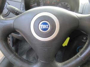 Usagé Airbag gauche (volant) Fiat Punto II (188) 1.4 16V Prix € 50,00 Règlement à la marge proposé par Boekholt autodemontage B.V