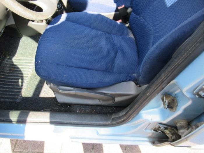 Fotel lewy z Fiat Punto II (188) 1.2 16V 2000