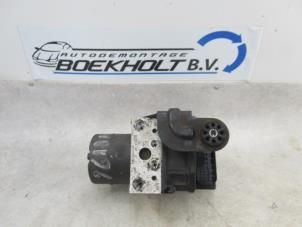 Usagé Pompe ABS MG ZT 2.5 V6 190 Prix € 65,00 Règlement à la marge proposé par Boekholt autodemontage B.V