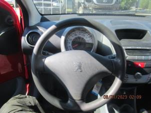 Used Steering wheel Peugeot 107 1.0 12V Price € 35,00 Margin scheme offered by Boekholt autodemontage B.V