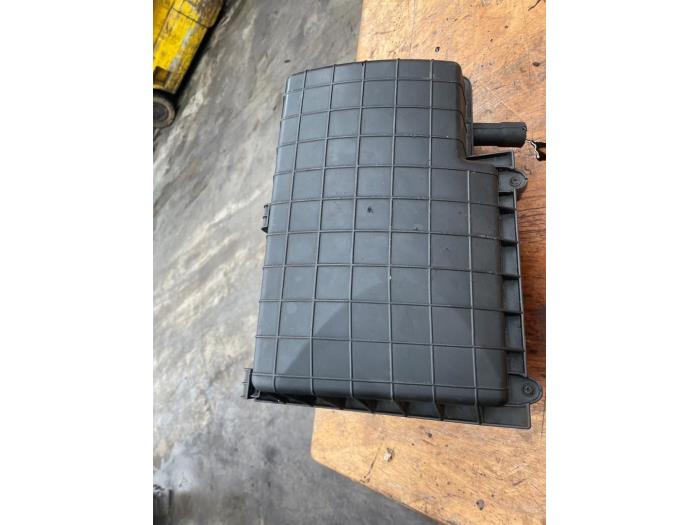 Gebrauchte Luftfiltergehäuse MG ZT 2.5 V6 190 Preis € 100,00 Margenregelung angeboten von Boekholt autodemontage B.V