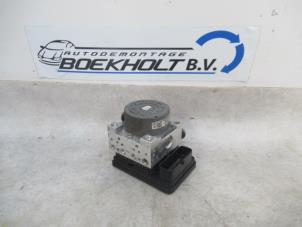 Gebrauchte ABS Pumpe Citroen C4 Cactus (0B/0P) 1.6 Blue Hdi 100 Preis € 150,00 Margenregelung angeboten von Boekholt autodemontage B.V