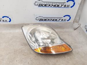 Używane Reflektor prawy Chevrolet Matiz Cena € 45,00 Procedura marży oferowane przez Boekholt autodemontage B.V