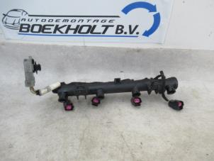 Used Fuel injector nozzle Peugeot 206 SW (2E/K) 1.4 16V Price € 25,00 Margin scheme offered by Boekholt autodemontage B.V