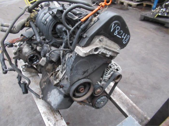 Motor de un Skoda Fabia (6Y5) 1.4i 16V 2004