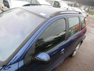 Gebrauchte Außenspiegel links Peugeot 206 SW (2E/K) 1.4 16V Preis € 50,00 Margenregelung angeboten von Boekholt autodemontage B.V