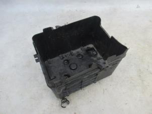 Used Battery box Peugeot 206 SW (2E/K) 1.4 16V Price € 20,00 Margin scheme offered by Boekholt autodemontage B.V