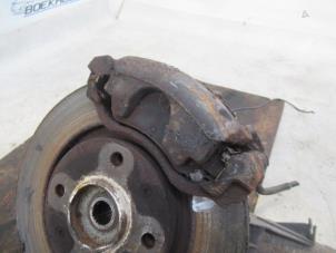 Used Front brake calliper, left Peugeot 206 SW (2E/K) 1.4 16V Price € 30,00 Margin scheme offered by Boekholt autodemontage B.V