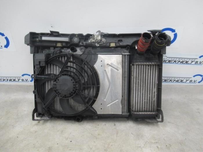 Oil cooler from a Citroën C4 Cactus (0B/0P) 1.6 Blue Hdi 100 2015