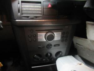 Używane Radioodtwarzacz CD Opel Meriva 1.6 16V Cena € 65,00 Procedura marży oferowane przez Boekholt autodemontage B.V