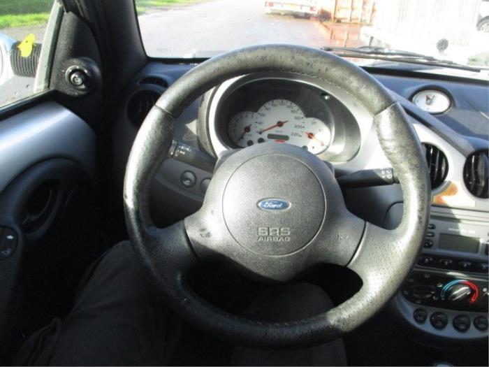 Airbag links (Lenkrad) van een Ford Ka I 1.3i 2005