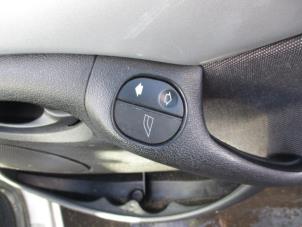Usagé Commutateur vitre électrique Ford Ka I 1.3i Prix € 15,00 Règlement à la marge proposé par Boekholt autodemontage B.V