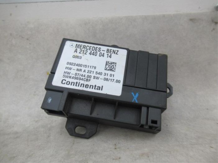 Usagé Module pompe carburant Mercedes E (C207) E-350 CGI V6 24V Prix € 45,00 Règlement à la marge proposé par Boekholt autodemontage B.V