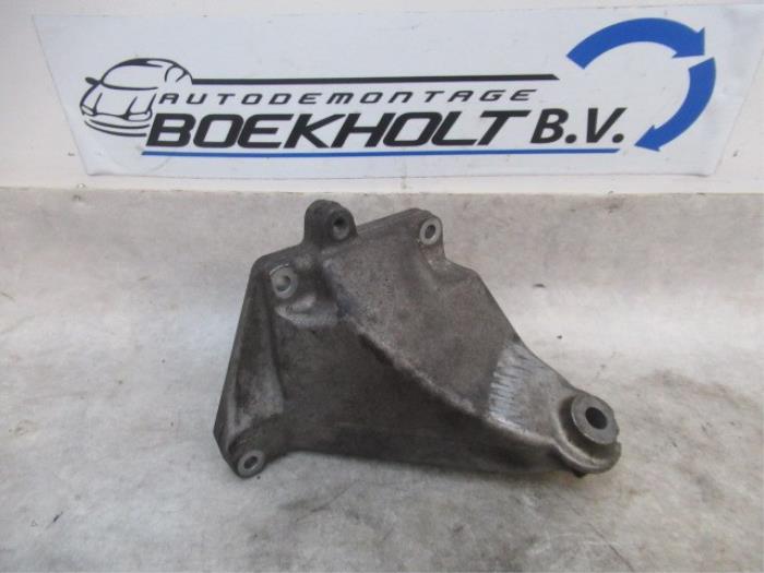 Used Engine mount Mercedes E (C207) E-350 CGI V6 24V Price € 45,00 Margin scheme offered by Boekholt autodemontage B.V