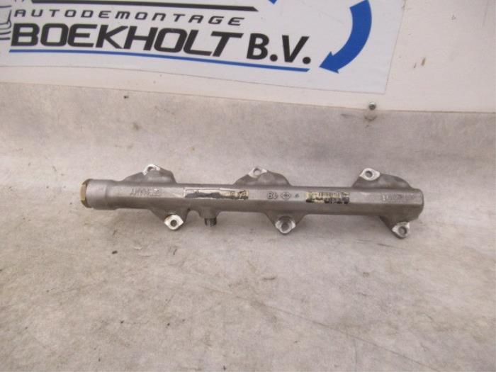 Usagé Système d'injection Mercedes E (C207) E-350 CGI V6 24V Prix € 75,00 Règlement à la marge proposé par Boekholt autodemontage B.V