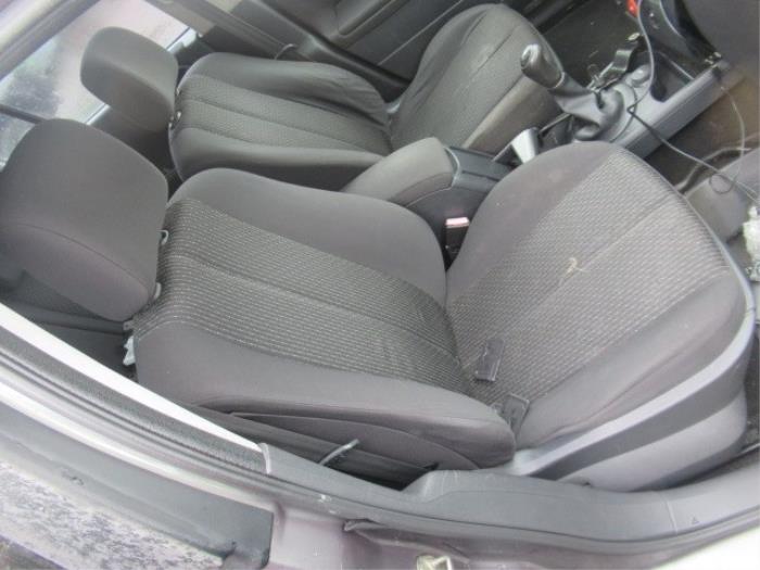 Seat, right from a Renault Megane II (BM/CM) 1.5 dCi 80 2004