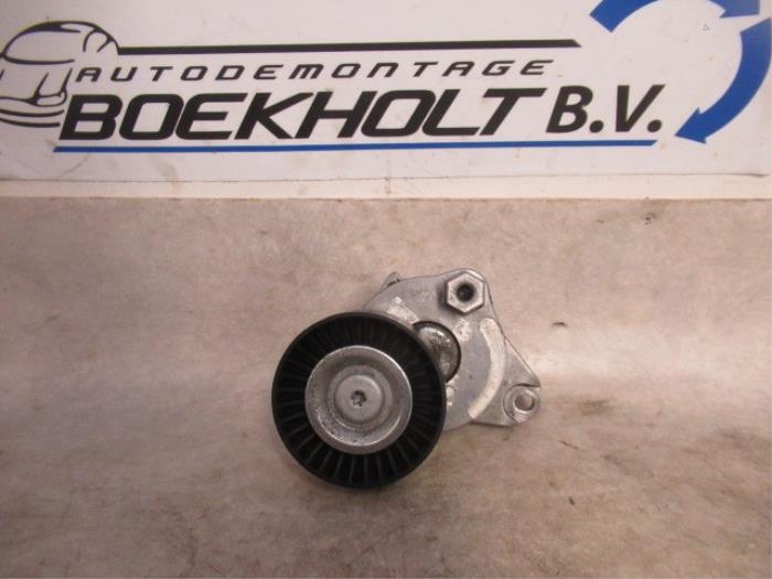 Usados Rodillo tensor correa múltiple Mercedes E (C207) E-350 CGI V6 24V Precio € 25,00 Norma de margen ofrecido por Boekholt autodemontage B.V