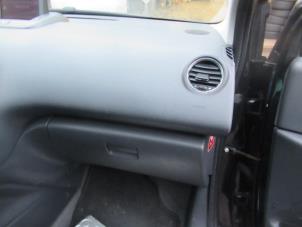 Used Right airbag (dashboard) Peugeot 5008 I (0A/0E) 1.6 VTI 16V Price € 160,00 Margin scheme offered by Boekholt autodemontage B.V
