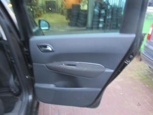 Używane Tapicerka drzwi lewych tylnych wersja 4-drzwiowa Peugeot 5008 I (0A/0E) 1.6 VTI 16V Cena € 75,00 Procedura marży oferowane przez Boekholt autodemontage B.V