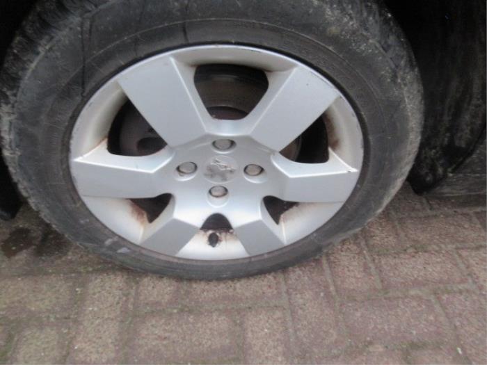 Set of wheels from a Peugeot 5008 I (0A/0E) 1.6 VTI 16V 2011