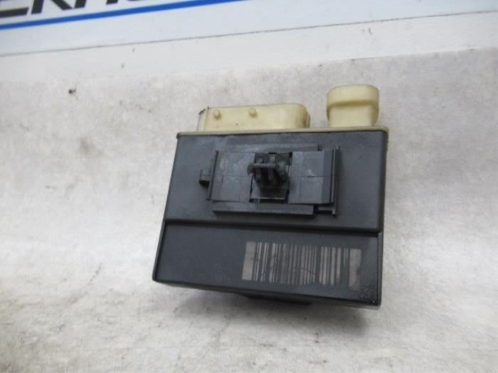 Glow plug relay from a Citroën C3 (FC/FL/FT) 1.4 HDi 2010