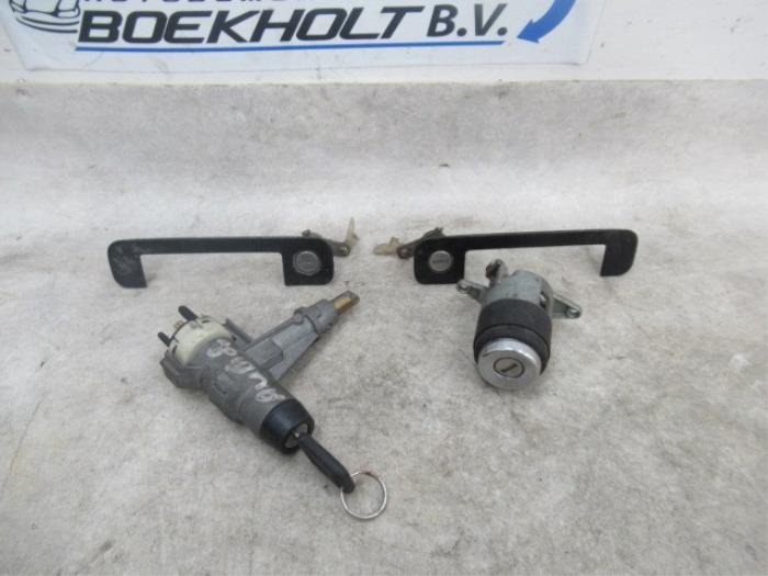 Set of locks from a Audi 80 (B4) 2.0 E 1994