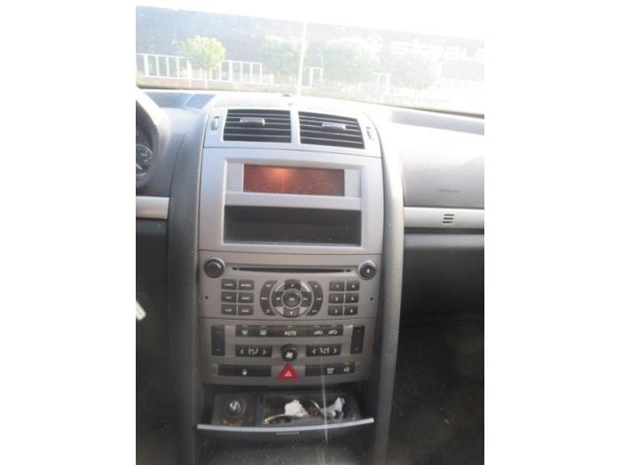 Używane Panel climatronic Peugeot 407 (6D) 2.0 16V Cena € 70,00 Procedura marży oferowane przez Boekholt autodemontage B.V
