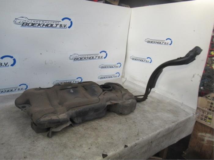 Używane Zbiornik Peugeot 407 (6D) 2.0 16V Cena € 125,00 Procedura marży oferowane przez Boekholt autodemontage B.V