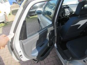 Usados Tapizado de puerta de 4 puertas izquierda detrás Suzuki Ignis (FH) 1.3 16V Precio € 50,00 Norma de margen ofrecido por Boekholt autodemontage B.V