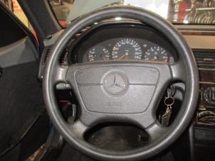 Używane Kierownica Mercedes C Combi (S202) 1.8 C180T 16V Cena € 50,00 Procedura marży oferowane przez Boekholt autodemontage B.V