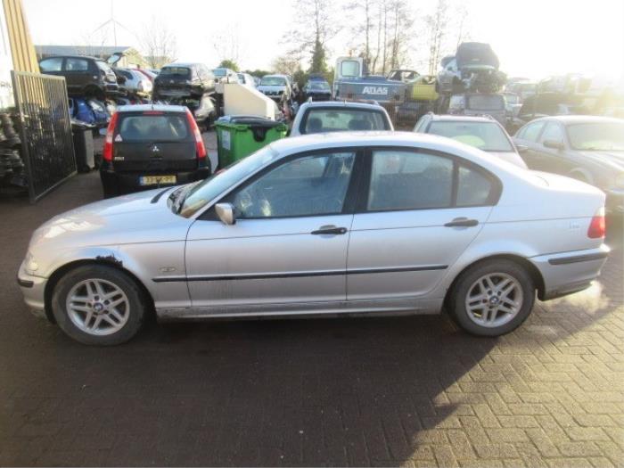Extra window 4-door, left from a BMW 3 serie (E46/4) 316i 2000