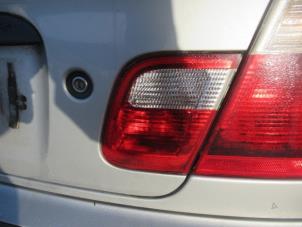 Usagé Feu arrière secondaire droit BMW 3 serie (E46/4) 316i Prix € 20,00 Règlement à la marge proposé par Boekholt autodemontage B.V