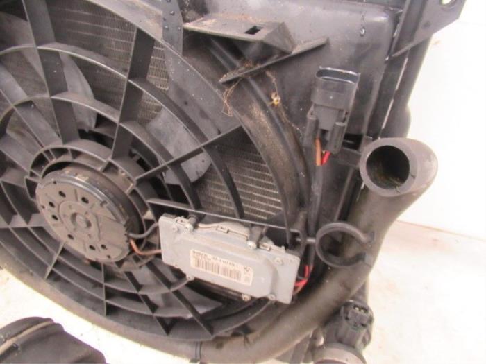 Silnik wentylatora z BMW 3 serie (E46/4) 316i 2000